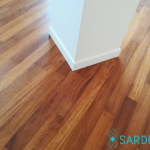 Posa parquet prefinito incollato in iroko